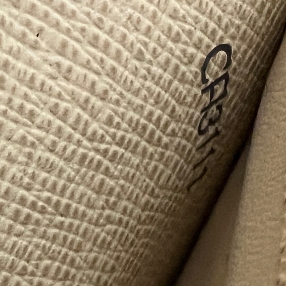 Louis Vuitton Sarah Wallet - Picture 11 of 12